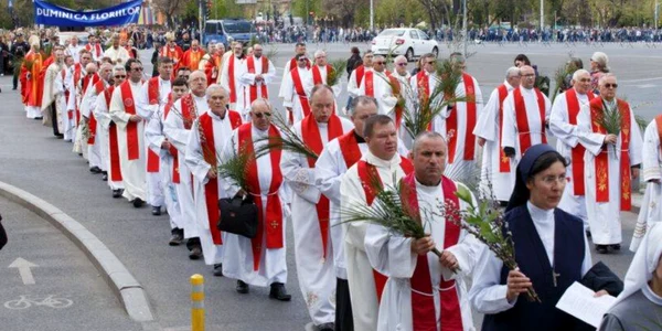 Procesiune de Florii la catolici. FOTO: Facebook / Biserica „Sfânta Maria a Harurilor” - Bărăția