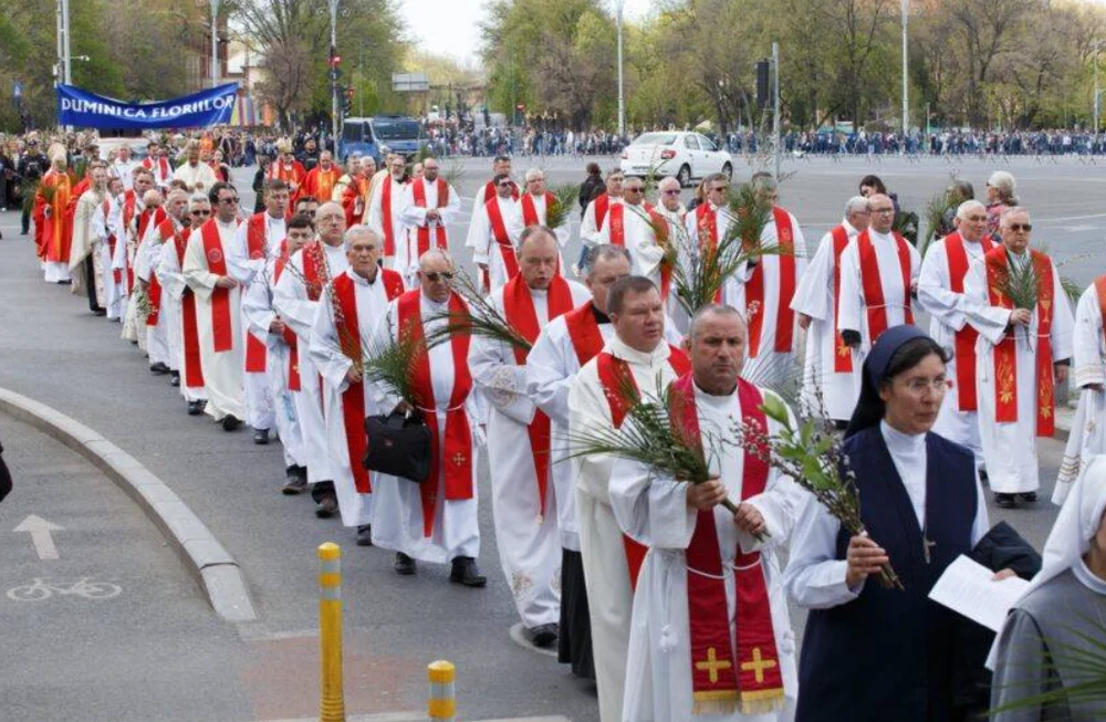 Procesiune romano-catolică de Florii în Bucureşti. La ce oră începe și pe ce traseu se desfășoară. Recomandările Brigăzii Rutiere