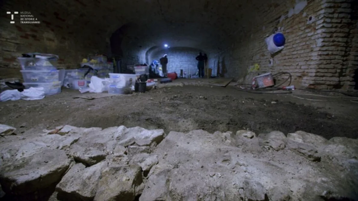 Mormânt vechi de 7 000 de ani, descoperit în centrul Clujului de arheologi  Persoana decedată era împodobită cu mărgele VIDEO jpeg