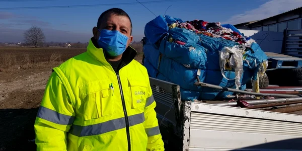 calarasi deseuri descoperite la un service auto FOTOfaceb/Jandarmeria Calarasi