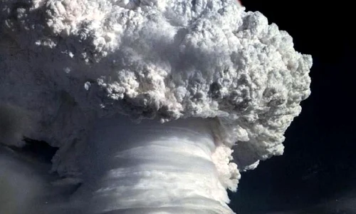 SUA lansează a doua bombă atomică asupra Japoniei jpeg