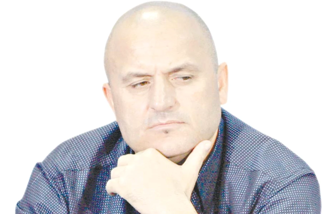 
    Fostul patron  al Craiovei este  aproape de  victoria finală  