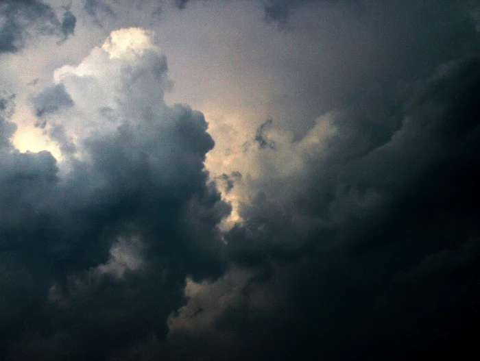 
    NASA a făcut publice fotografii cu Furtuna Frank, care urmează să lovească Marea Britaniefoto: NASA  