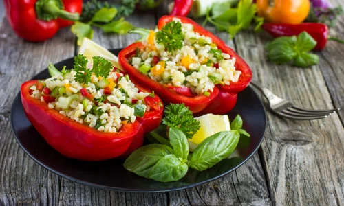 Salata de bulgur shutterstock 217221937 jpg
