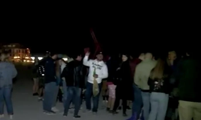 
    Tinerii au luat cu asalt Vama VecheFoto: captură video/Digi24  