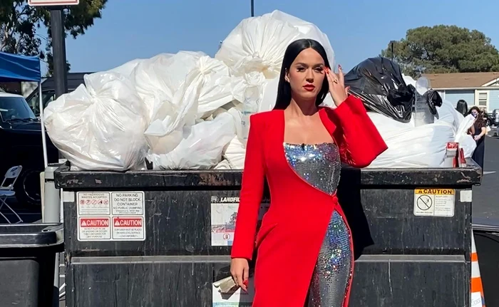 Katy Perry a cerut o ghenă specială pentru hainele pe care nu le mai poartă