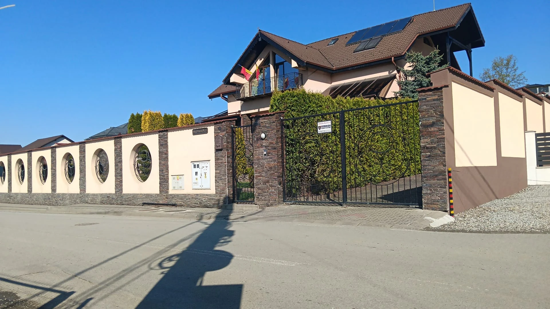 Percheziții DNA la Consiliul Județean Bistrița-Năsăud și la domiciliul președintelui CJ, Radu Moldovan. Acuzațiile care i se aduc