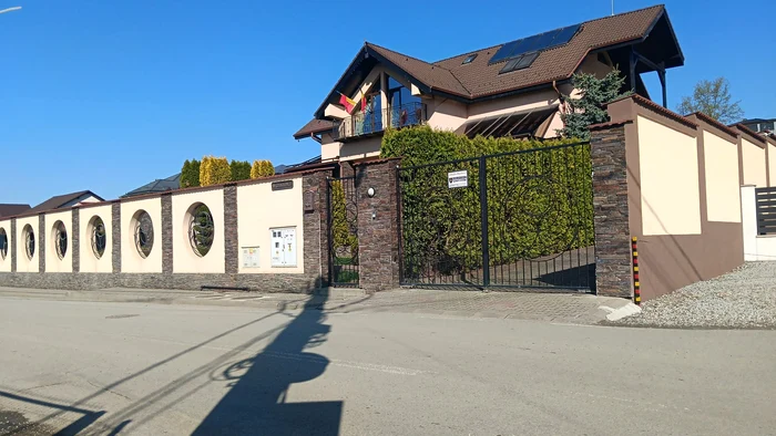 Președintele CJ Bistrița, Radu Moldovan, se afla la domiciliu. FOTO: Facebook/Pro Politica 