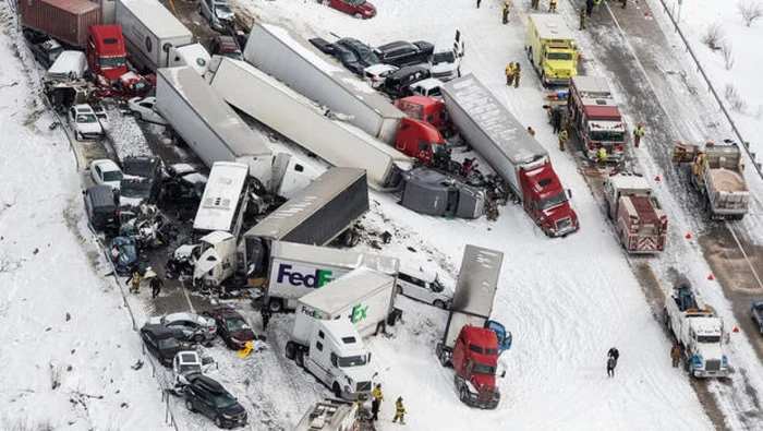 Accidentul în lanţ a avut loc pe autostrada Interstate 78, în Pennsylvania FOTO AP via CBS News