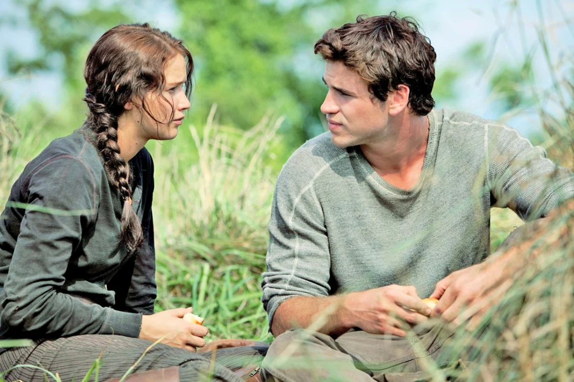 
    Locul 1: Jennifer Lawrence (24 de ani) a fost făcută de râs de actorul Liam Hemsworth (24 de ani) că îi puţea gura a ceapă şi usturoi în timp ce se sărutau la turnarea filmului “Jocurile foamei” (2012).  