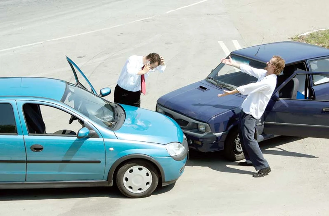 
    Persoanele care au un accident auto şi care, pentru constatarea daunei, ar fi trebuit să se adreseze societăţii Astra, acum trebuie să contacteze Fondul de Garantare a AsiguraţilorFoto: 123rf  