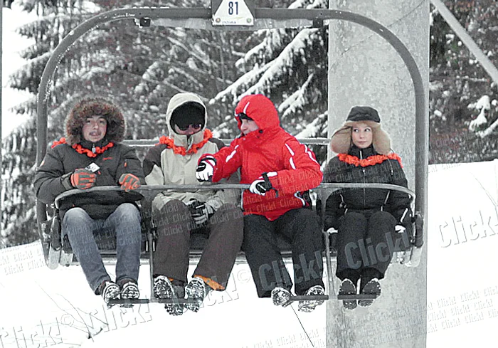 La câţiva metri înălţime, Iuliana avea deja emoţii foarte mari şi stătea complet încordată