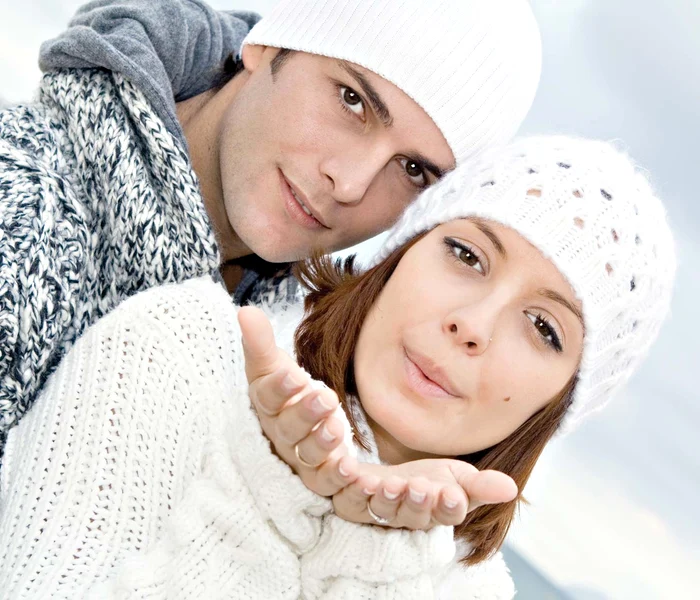 
    Umiditatea scăzută datorată încălzirii interioare împreună cu băile şi duşurile mai calde, îţi usucă pielea şi-ţi dau o senzaţie de mâncărime  