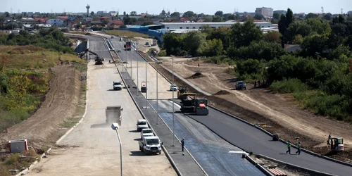 Lucrările la tronsonul Autostrăzii Bucureşti Ploieşti, dintre Centura Capitalei şi Şoseaua Petricani, ar putea fi finalizate până în luna noiembrie a acestui an, a anunțat ministrul transporturilor, Lucian Șova jpeg
