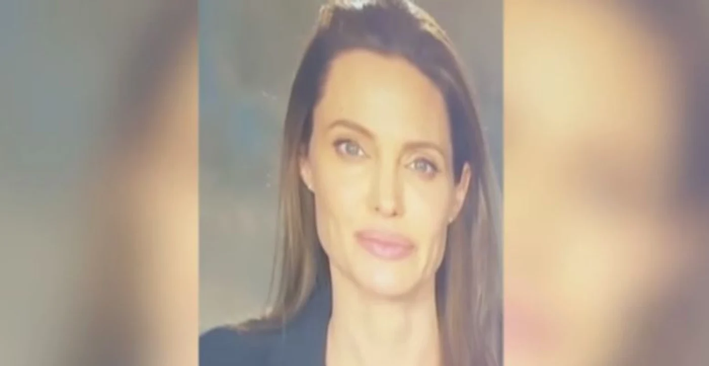 Angelina Jolie prima aparitie publica dupa divort jpeg