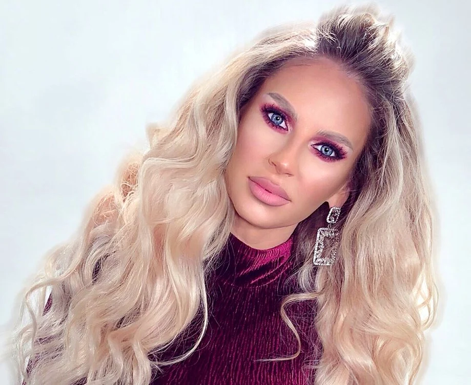 Andreea Bănică a făcut o ședință foto specială pentru sărbătorile de iarnăfoto: arhivă personală/Instagram