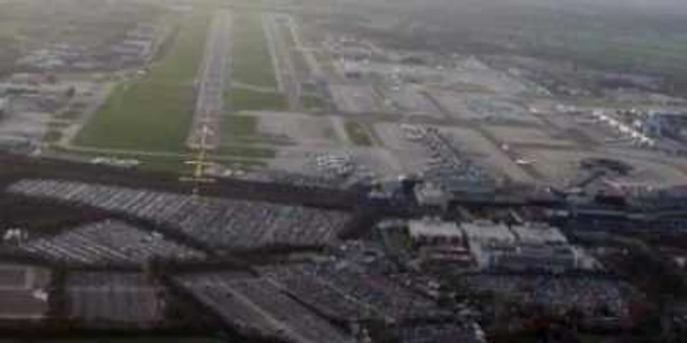 Marea Britanie: Aeroportul Gatwick, închis din cauza unei aterizări de urgenţă