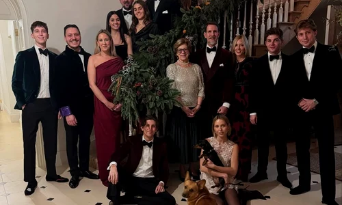 Marie Chantal cu Pavlos al Greciei și Familia Regală a Greciei de Crăciun 2024   Instagram jpg