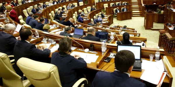 parlament foto socialistii.md