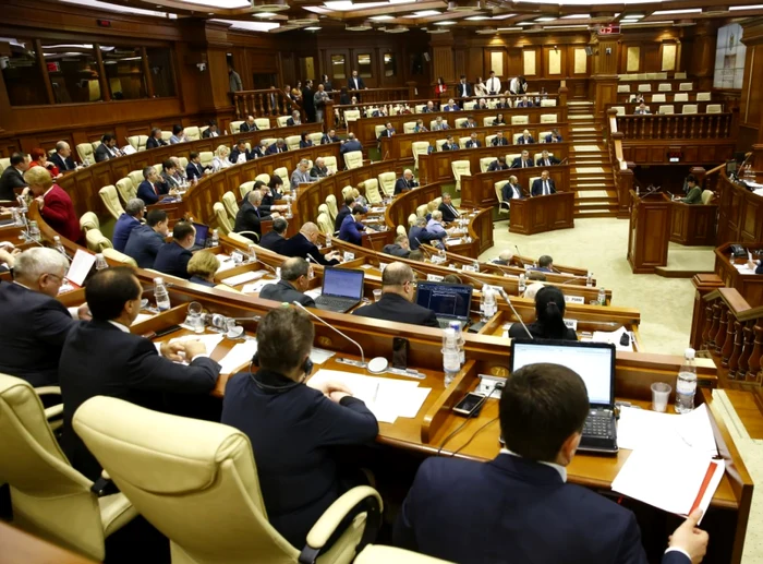 parlament foto socialistii.md