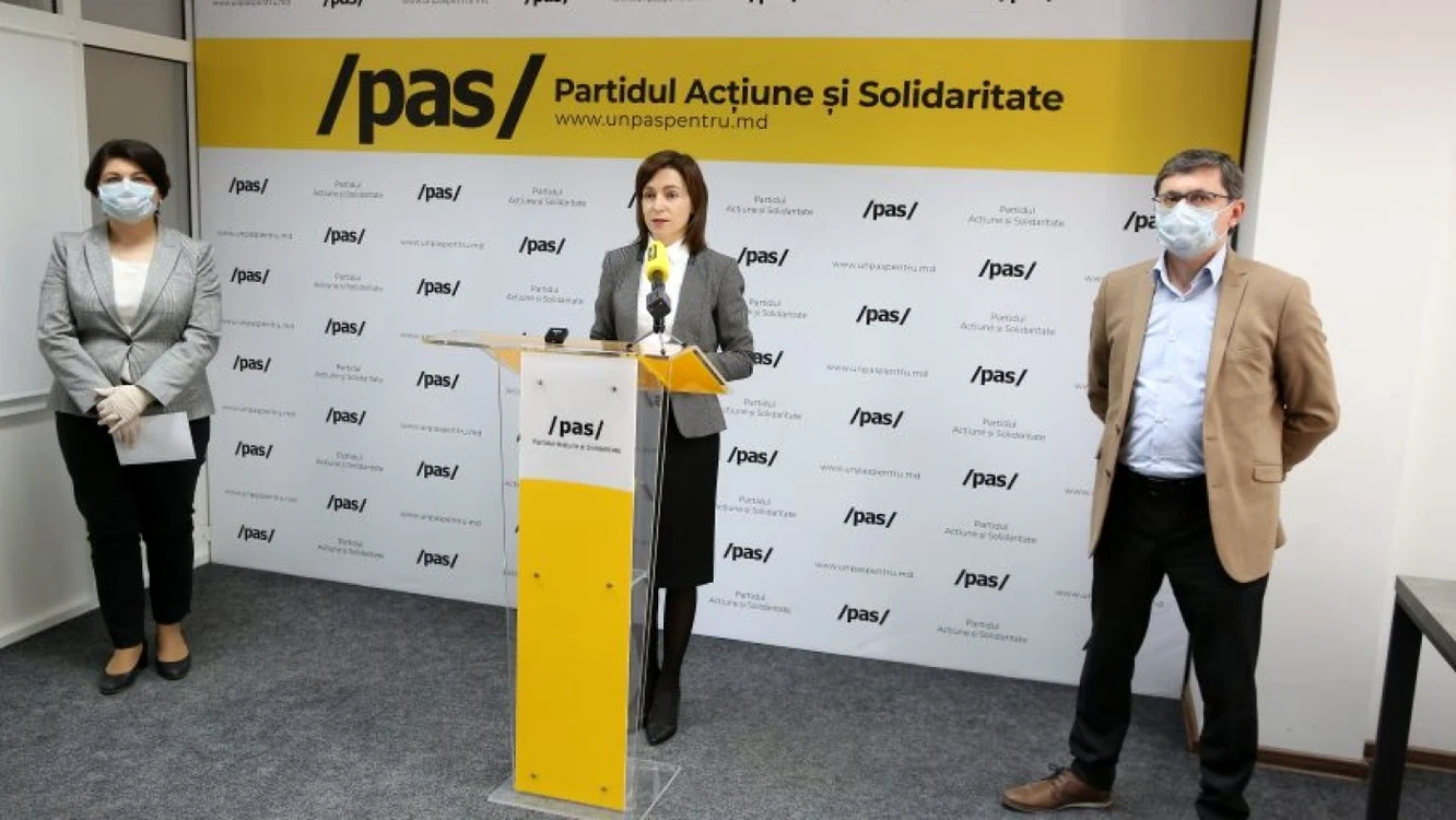 Maia Sandu, fost preşedinte PAS (centru) alături de Igor Grosu, actual lider PAS.