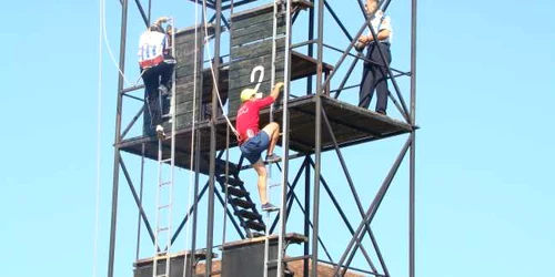 Pompierii s-au întrecut şi în probe de escaladări. Foto: ISU Sălaj