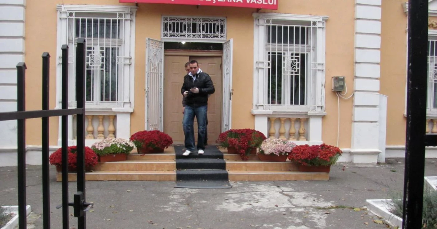 Poliţiştii criminalişti au ridicat amprente din sediul partidului
