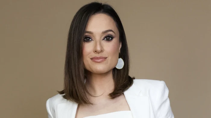 Oana Zamfir, vocea cunoscută a Digi FM.