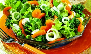 salata cu verdeturi si lamaie jpeg