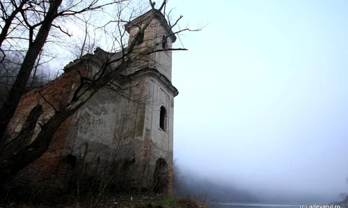 Biserica de pe malul Lacului Cinciș  Foto Daniel Guță ADEVĂRUL jpg