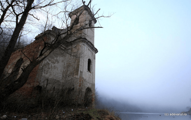 Ce se întâmplă cu bisericile goale ale României. În vestul Europei, foste lăcașuri religioase au primit destinații inedite