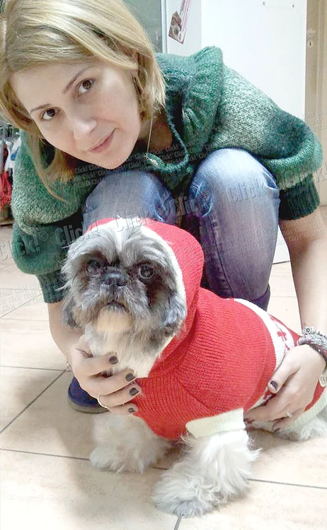 
    După ce l-a dus la coafor,  l-a îmbrăcat în roşu,  ca să nu fie deocheat (FOTOGRAFII: CLICK! / ARHIVA PERSONALĂ)  