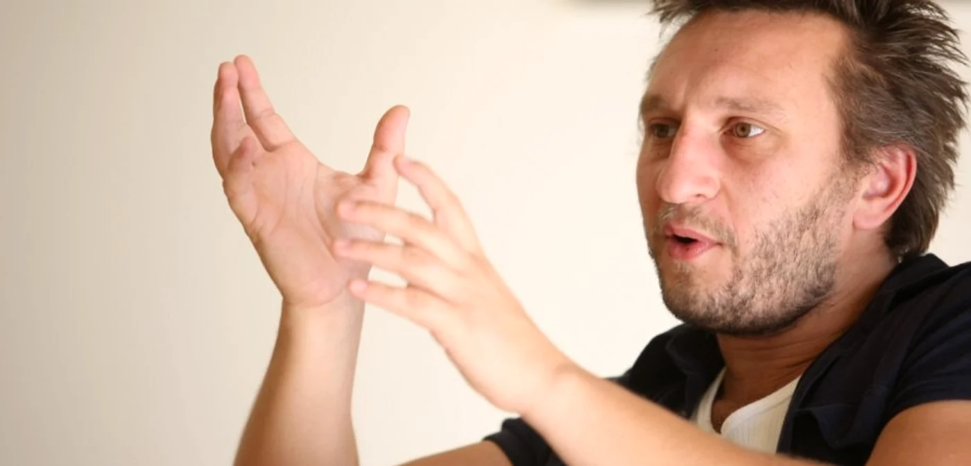 Dragoş Muşat, satirist şi om serios  Fotografii: Marian Vilău, Arhiva personală Dragoş Muşat