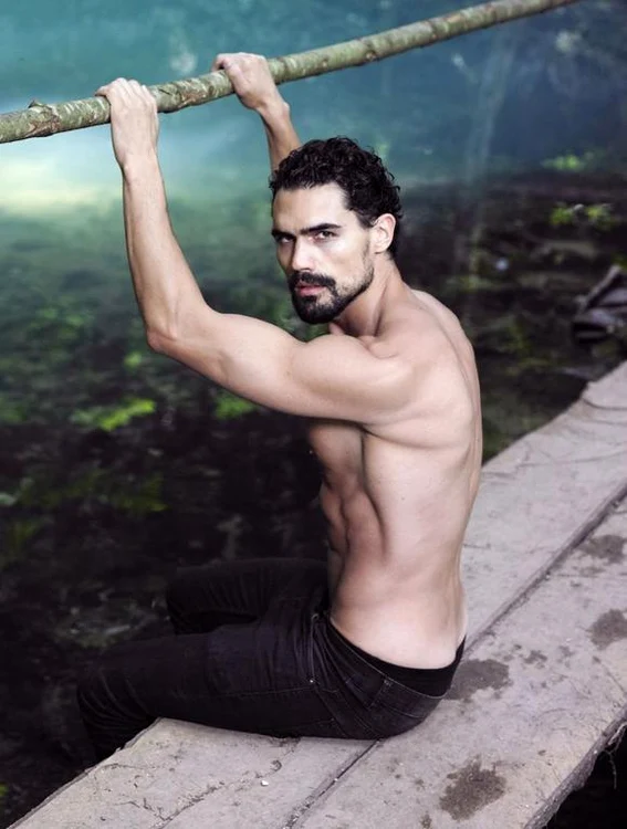 
    "Burlacul" Andrei Andrei trebuia să aleagă una dintre finaliste, pentru a rămâne alături de eaFoto: Arhivă personală  