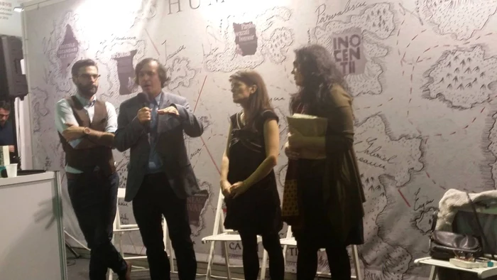 Mircea Cărtărescu nu a
mai prididit cu lansările la
standul Humanitas FOTO: Oana Maria
Filip