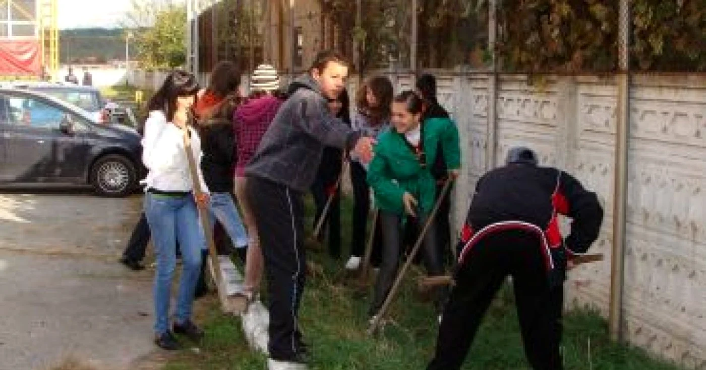 Târgu-Jiu: A început plantarea a un milion de arbori