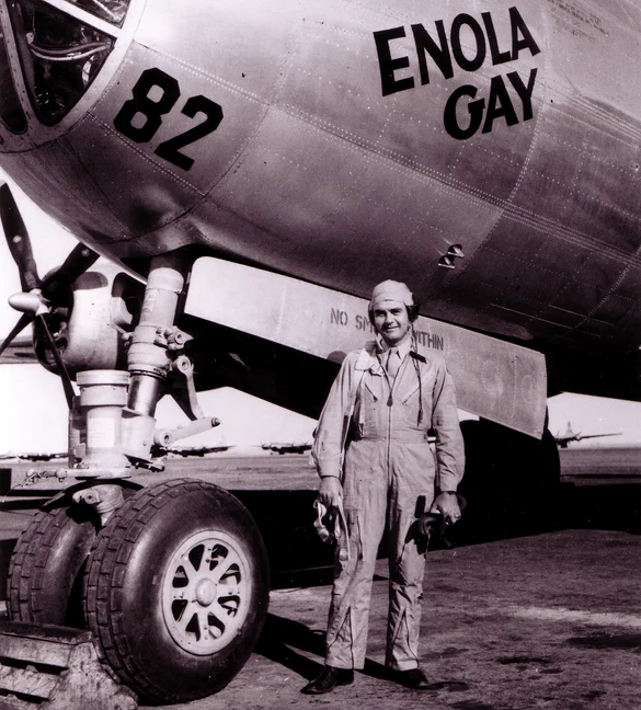 Paul Tibbets, pilotul bombardierului „Enola Gay”. Foto: Arhivă