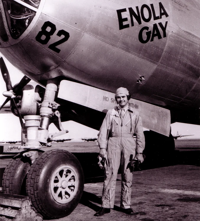 Paul Tibbets, pilotul bombardierului „Enola Gay”. Foto: Arhivă