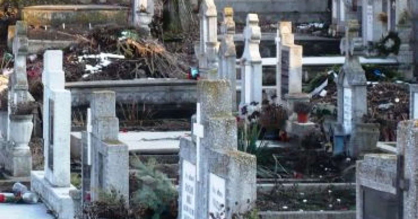 Ploieşti: Licitaţie pentru închirirerea de teren în cimitire