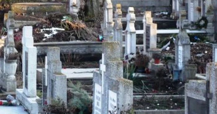 Ploieşti: Licitaţie pentru închirirerea de teren în cimitire