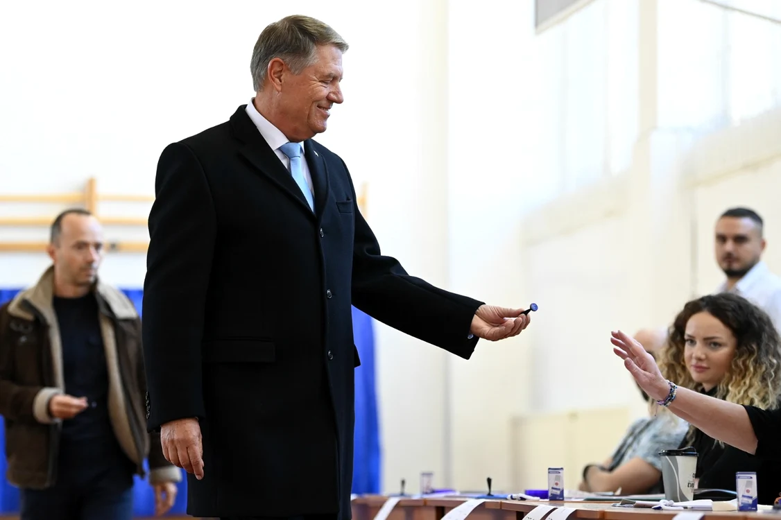 Klaus Iohannis este președintele României din 2014 și are un salariu de 15.500 de lei / foto: INQUAM