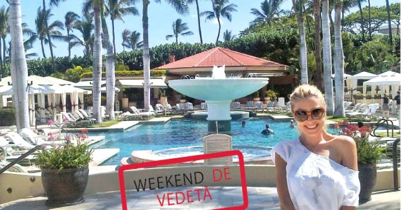 Într-o vacanţă exotică, bucurându-se de soare 