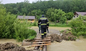 Sate izolate în urma inundațiilor Foto IGSU jpg