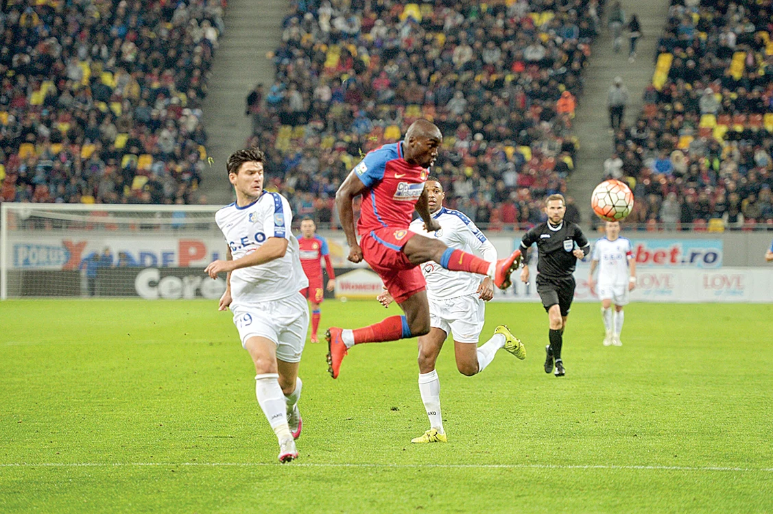 
    Adus cu surle şi  trâmbiţe de la CFR  Cluj, atacantul Tade  a fost o dezamăgire  la SteauaFoto: Mediafax   