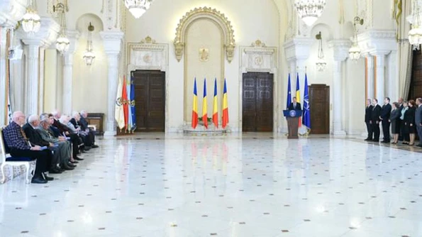 Preşedintele Klaus Iohannis a decorat 44 de supravieţuitori ai Holocaustului jpeg