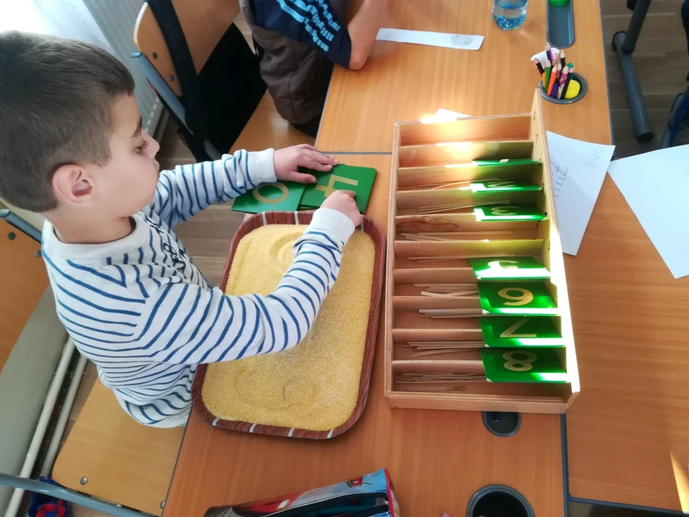 calarasi madalina invatatoare la cretesti foto arh pers madalina horneţ
