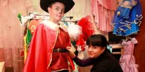 Costumul Motanului Încălţat, una din creaţiile recente ale Dianei