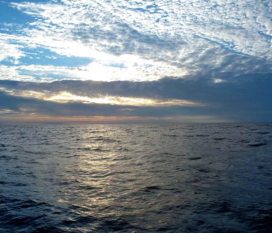 Marea lor de la nord sau marea noastră de la sud jpeg
