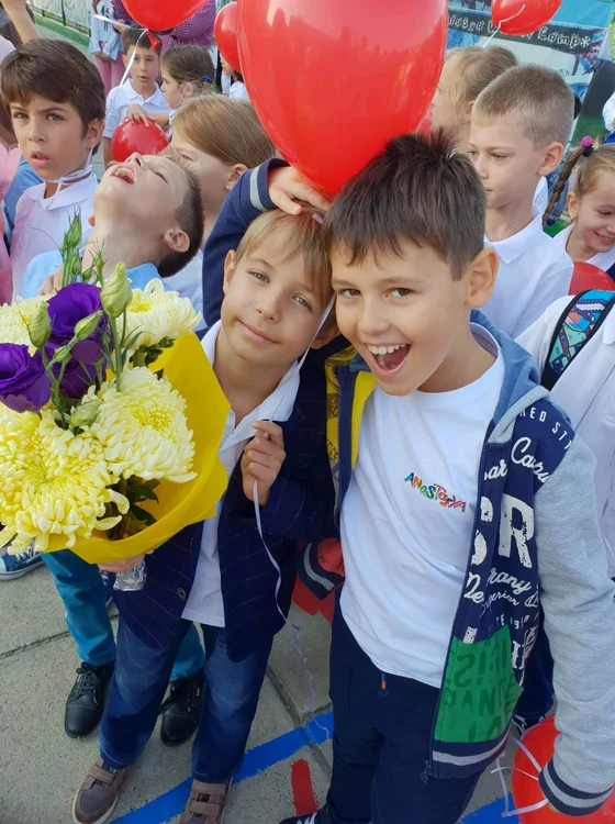 DaviN (dreapta jos) s-a bucurat să-și revadă colegii