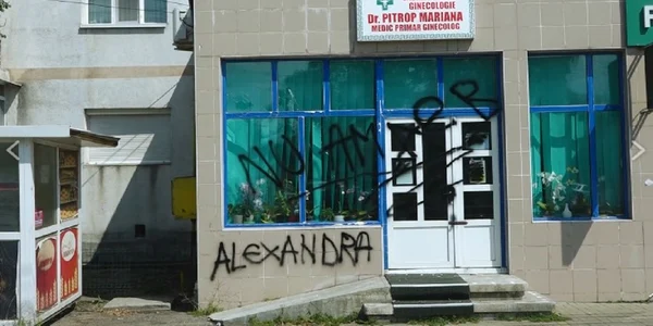 cabinet vandalizat foto botosani news jpg